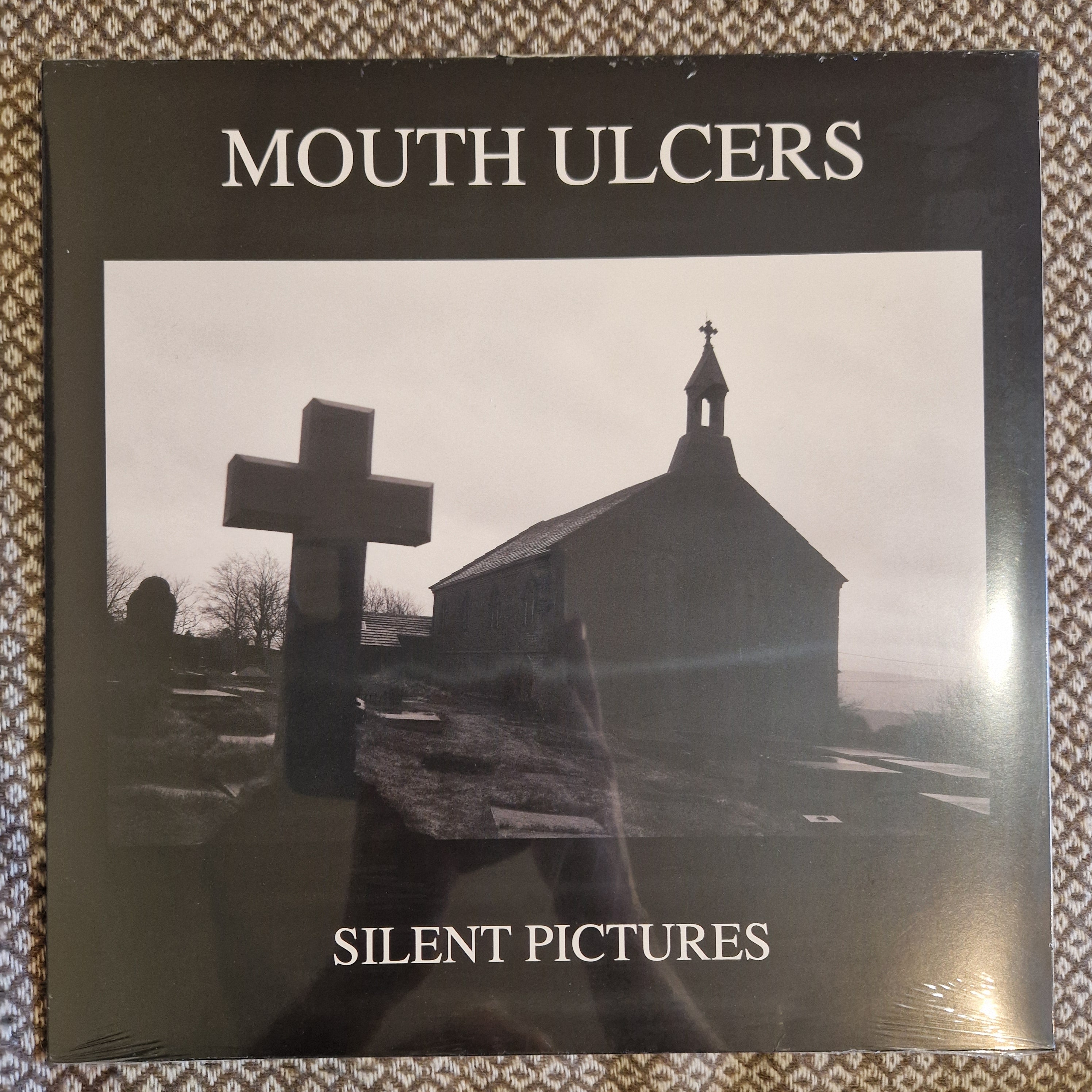Mouth Ulcers - Silent Pictures / Vinyl EP + Signed Autographed Postcard