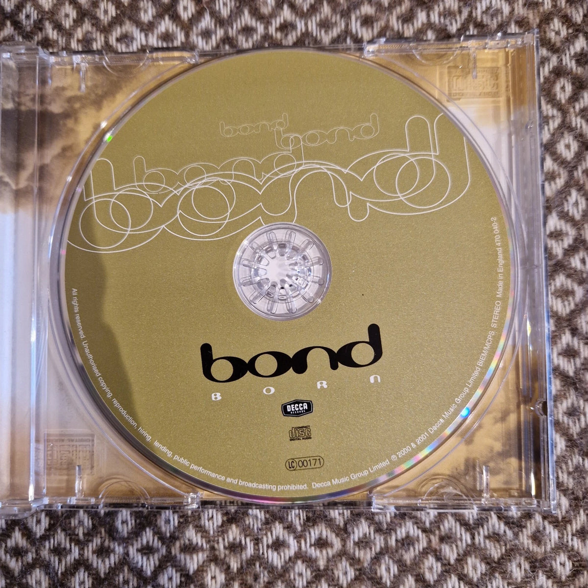 Bond – Born / CD Album