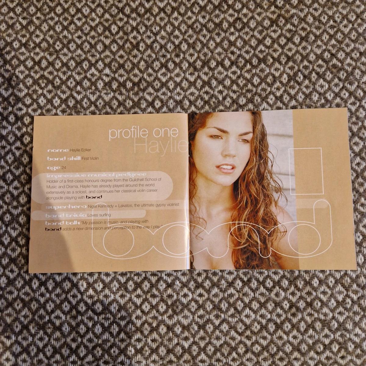 Bond – Born / CD Album